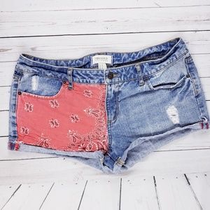 Forever 21| Bandana & Denim Distressed Shorts sz30